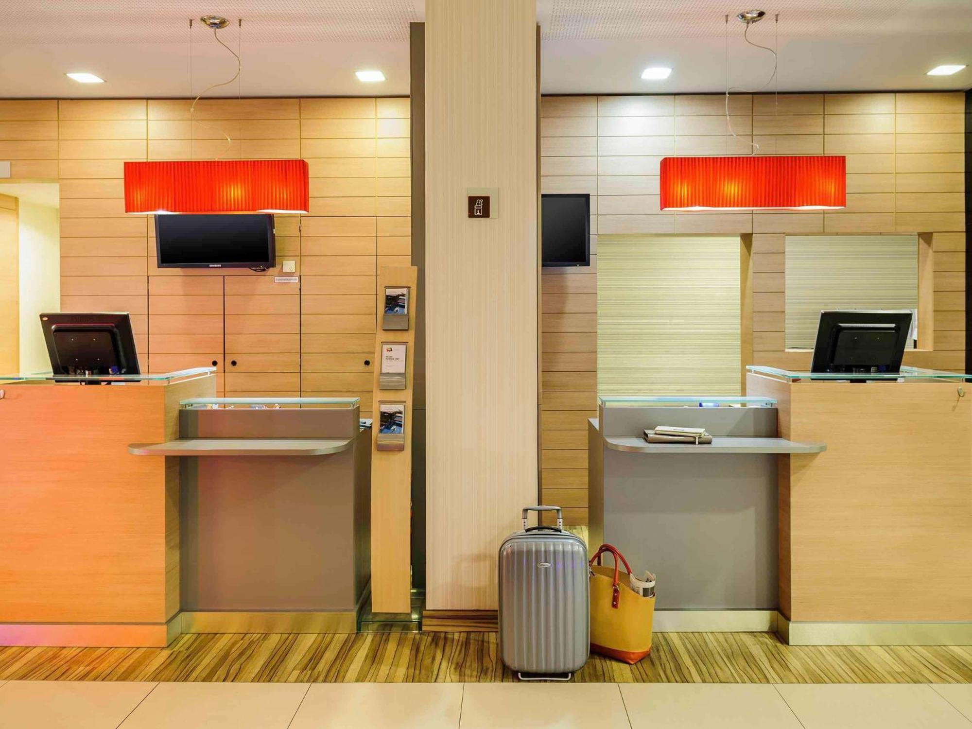 Ibis Wien Messe Exterior foto
