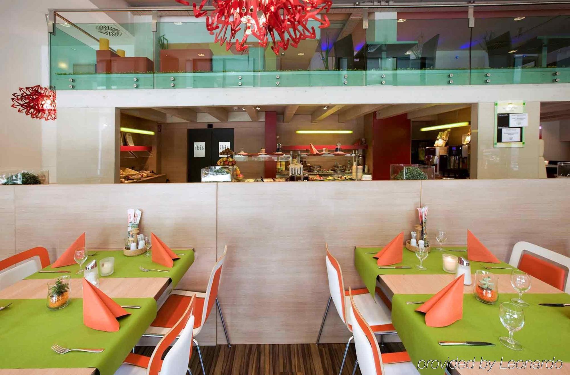 Ibis Wien Messe Exterior foto